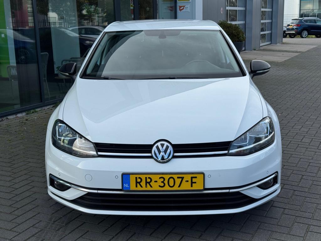 Volkswagen Golf 1.0 tsi * massage stoel * camera * carplay * stoelverwarmin