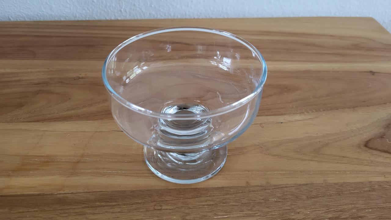 Set v 4 glazen ijscoupes dessertcoupes