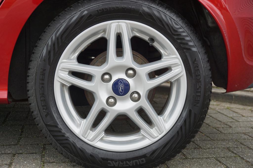 Ford KA ka+ 1.2 trend ultimate airco / cruise / parkeers. / bt / trekhaak /