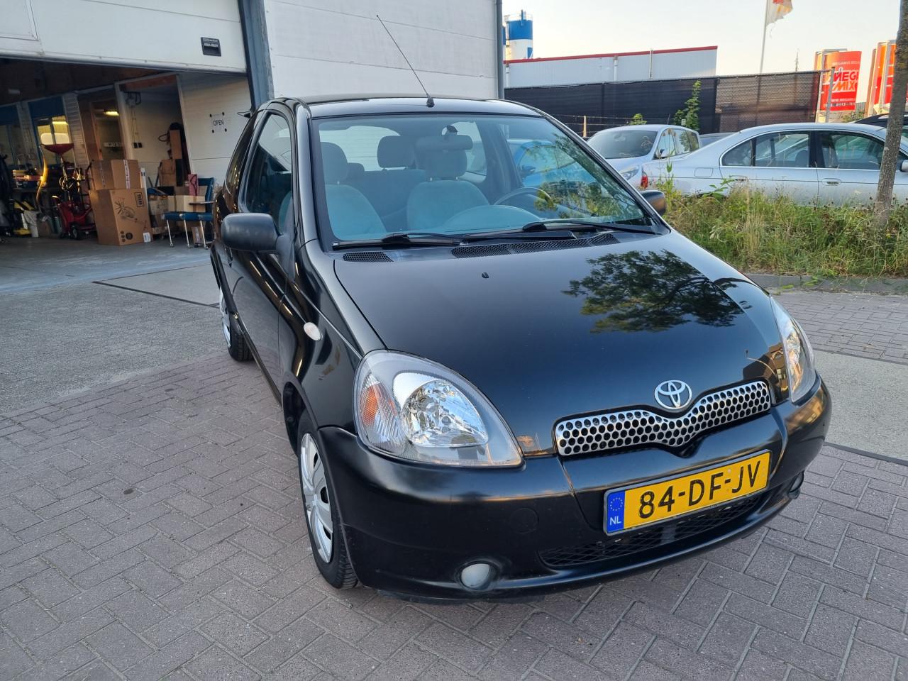 Toyota Yaris 1.0-16V VVT-i Sol