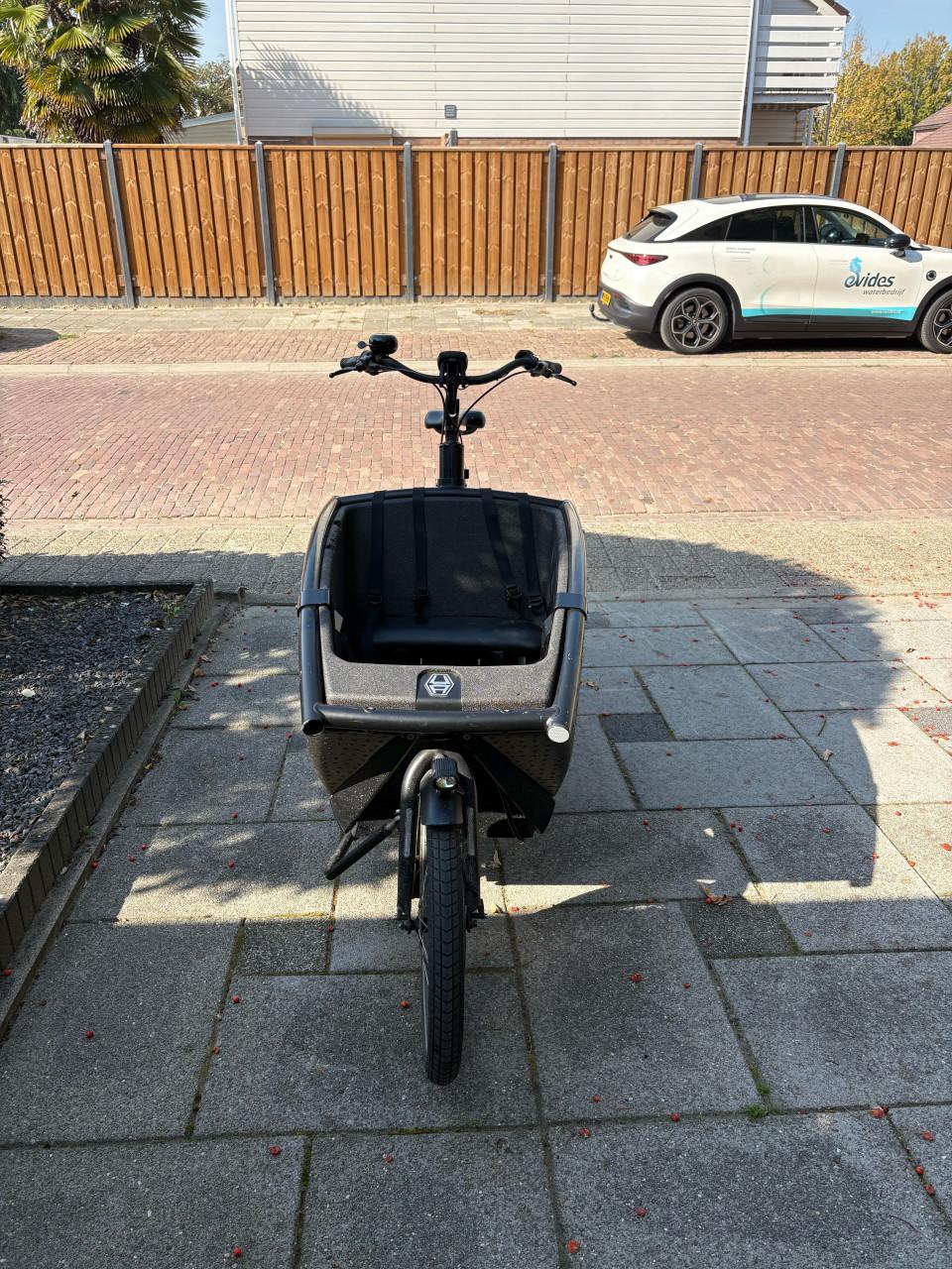Urban Arrow bakfiets 2021 – inclusief huif – €2.450