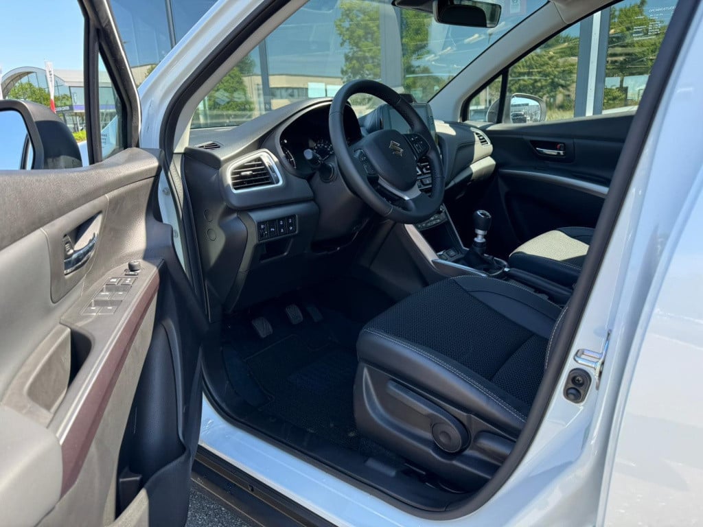 Suzuki Sx4 S-cross 1.4 boosterjet style smart hybrid