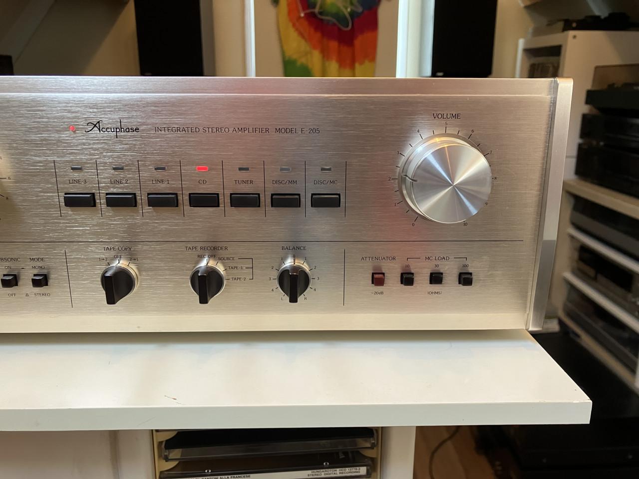 Accuphase E-205 champagne full service garantie keurige staat Phono MM + MC