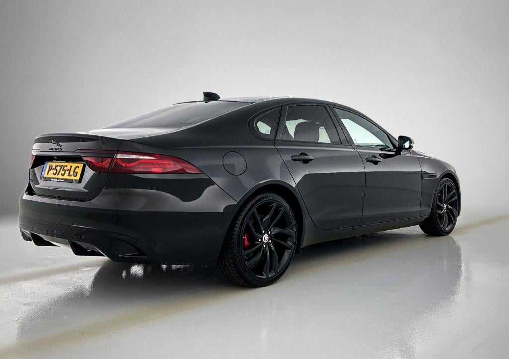 Jaguar XF 2.0 p250 hse | panoramadak | navigatie | apple carplay / android 