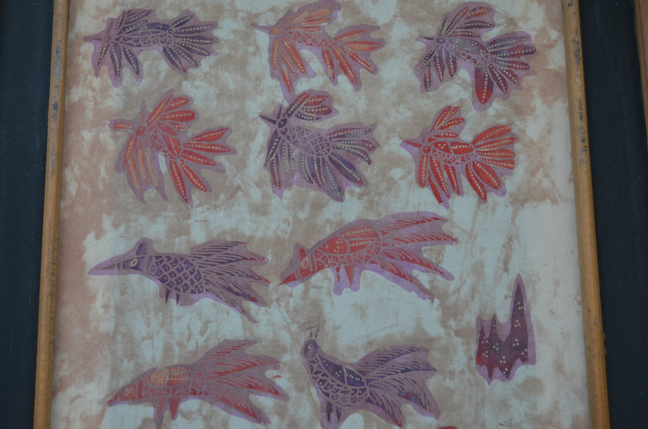 3 Leuke batiks in redelijke staat, op ééntje na dan.