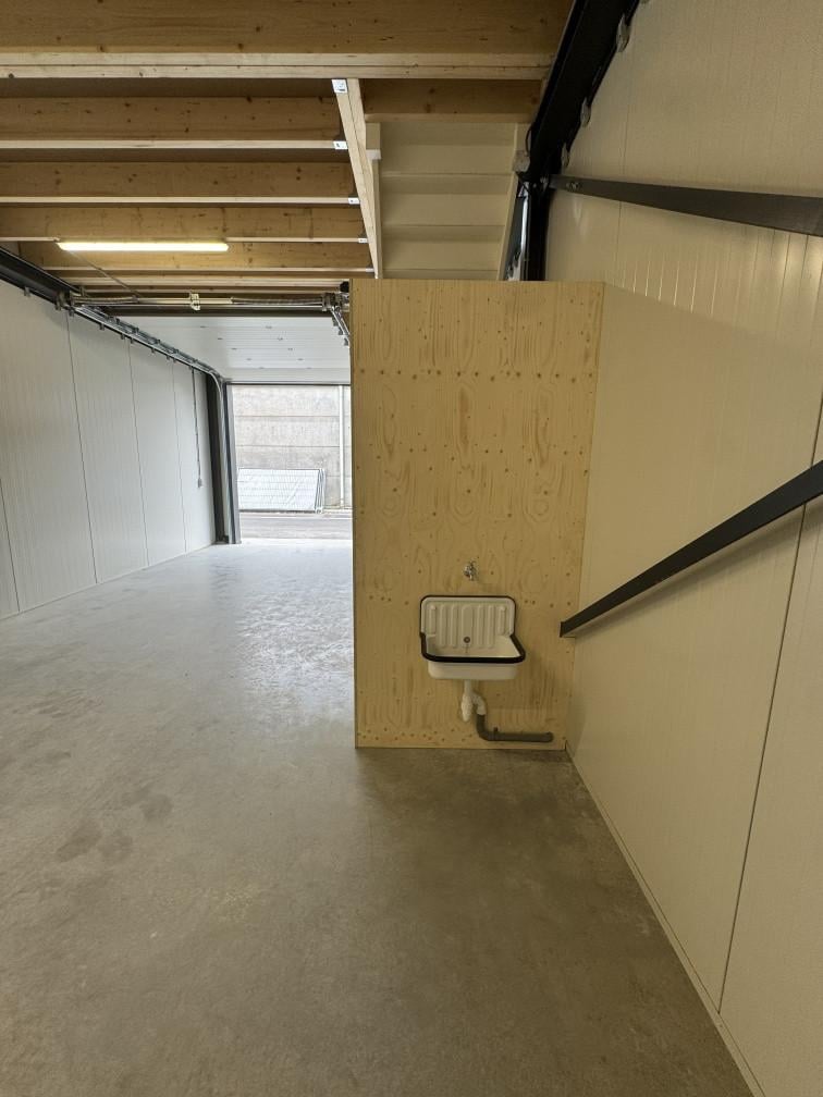 Actie! TE HUUR | bedrijfsunit, Van Doornestraat 9b te Goes