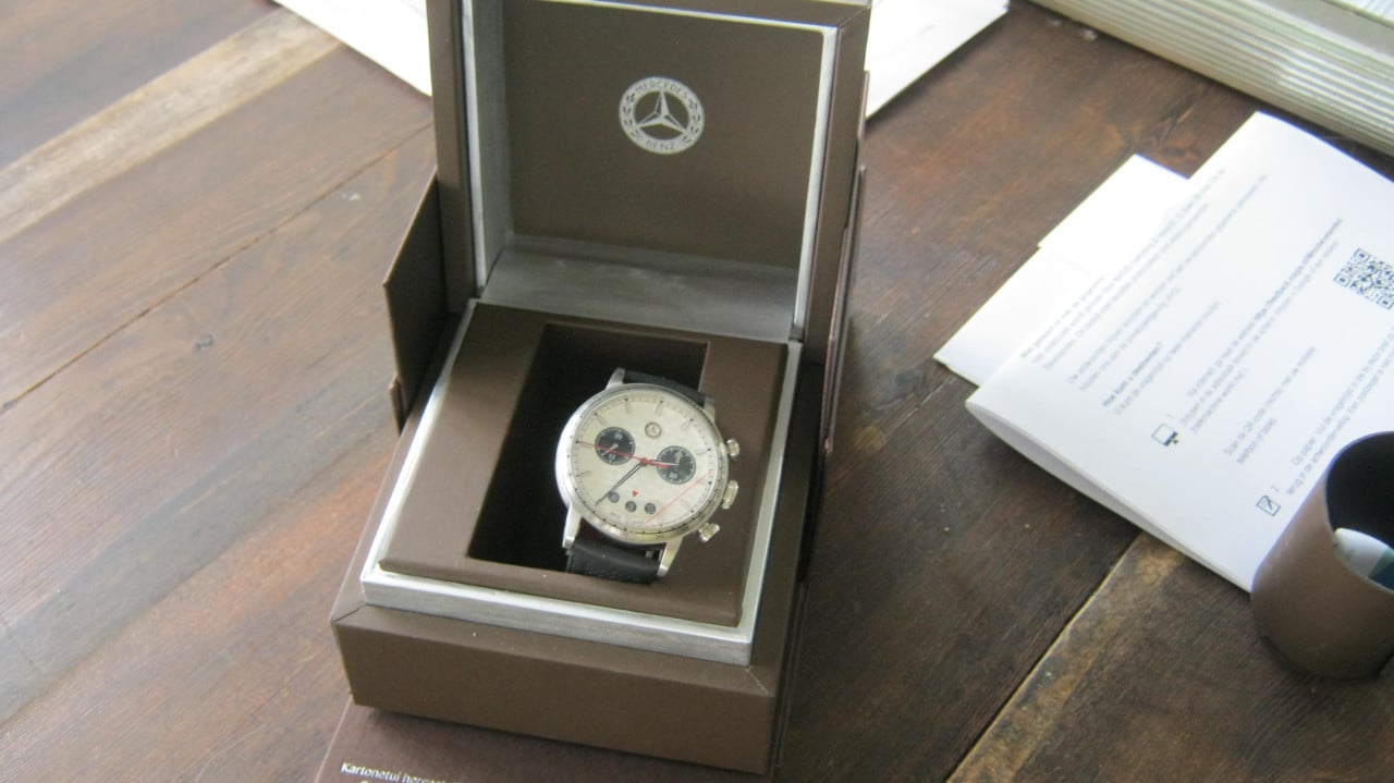 NIEUW MERCEDES HORLOGE VOOR DE HELFT MAG WEG VOOR 200 EURO