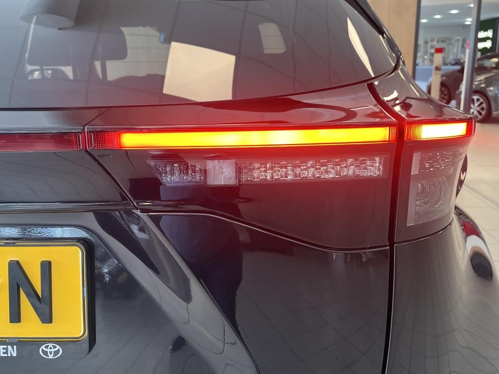 Toyota Yaris Cross 1.5 hybrid 115 first