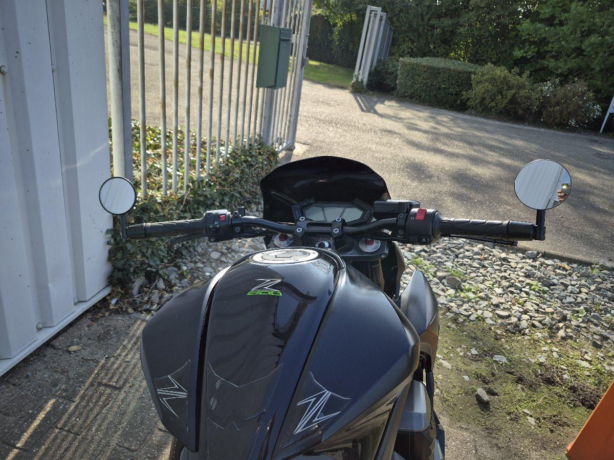 Kawasaki Z800 akra uit 2014, stoere naked bike