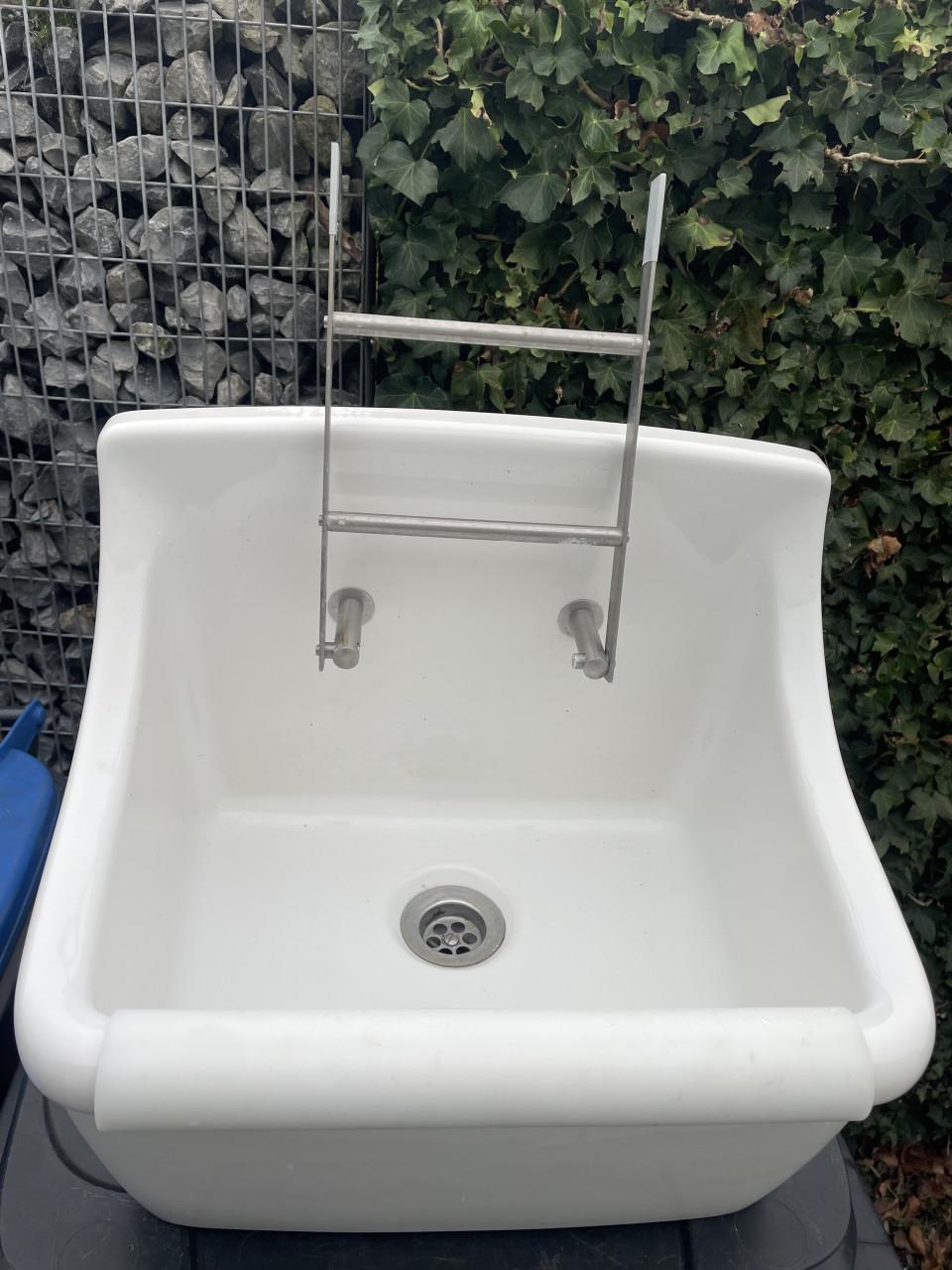 Uitstortbak keramiek