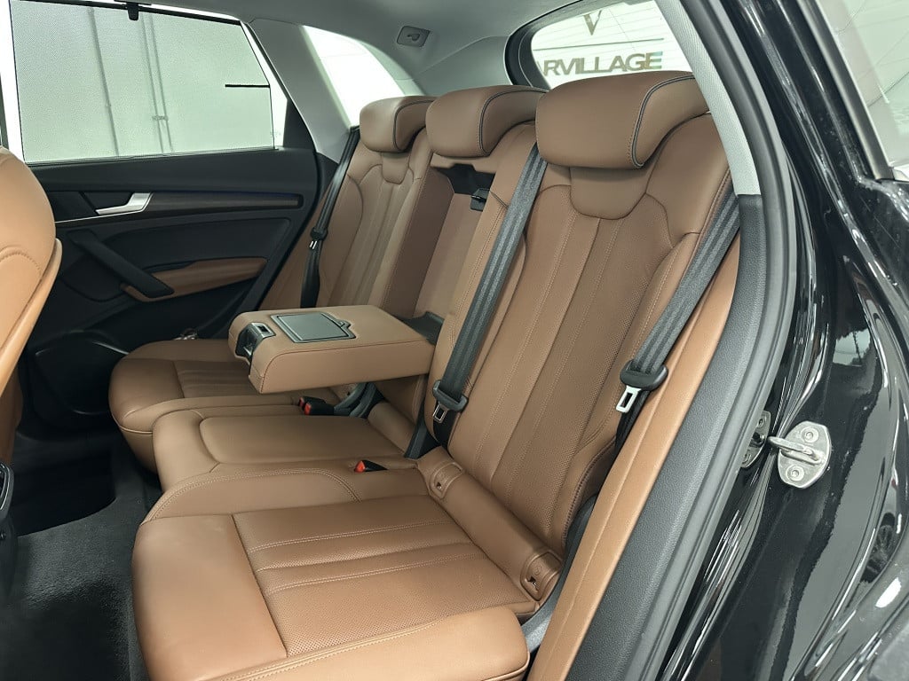 Audi Q5 50 tfsi e s edition | luchtvering | trekhaak | panoramadak |