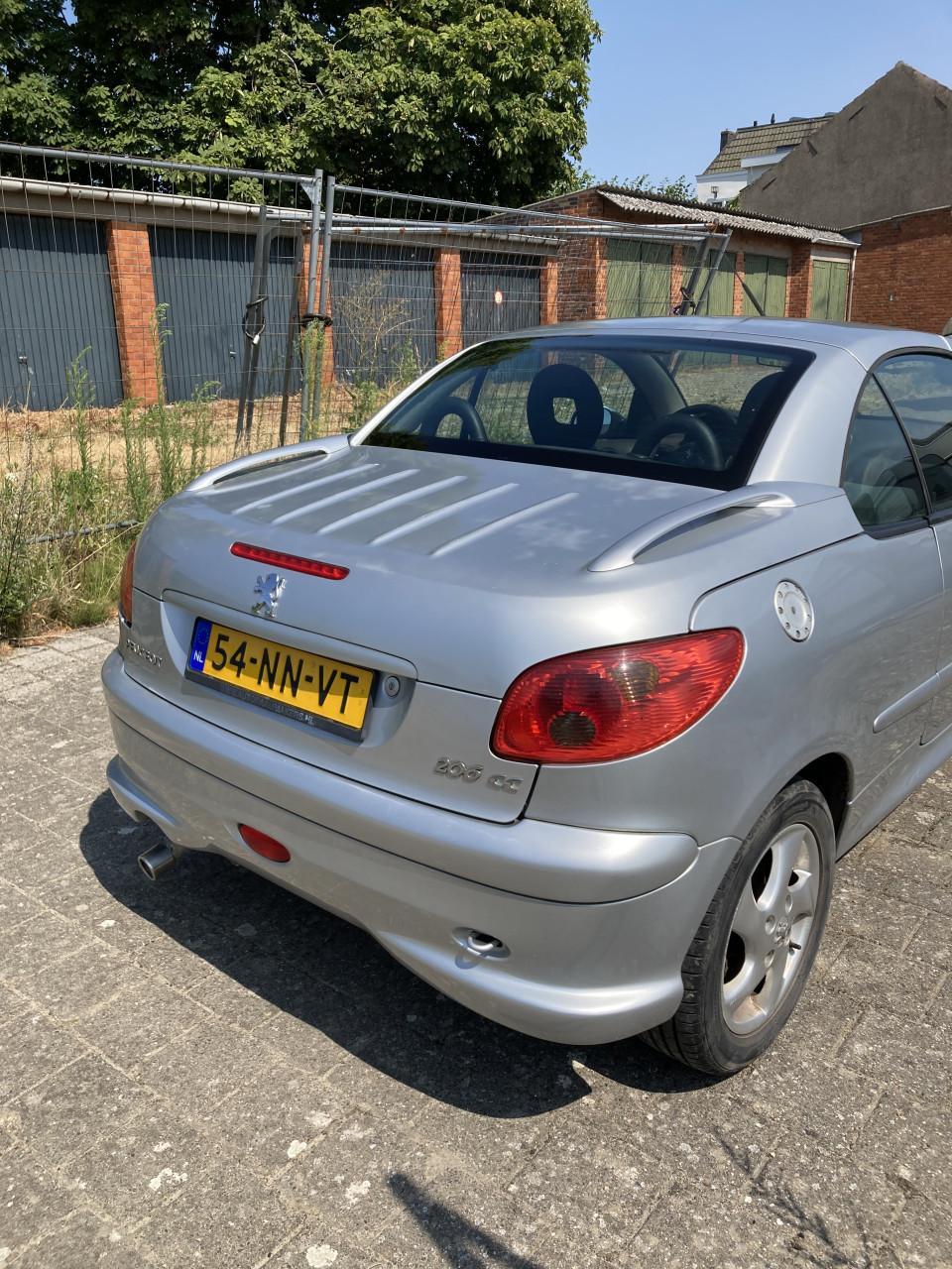 Peugeot 206cc cabrio 5bak airco 166000km APK 02/2027