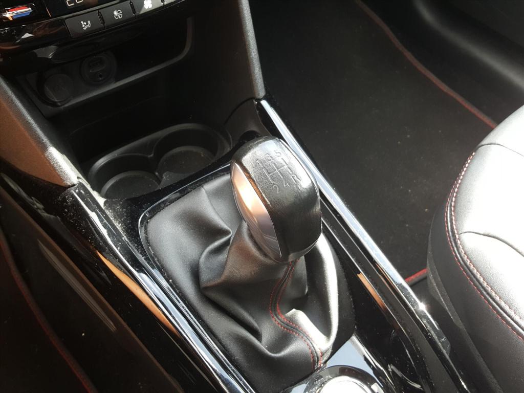 Peugeot 2008 1.2 puretech 110pk gt-line | navi | bt | applecarplay & androi