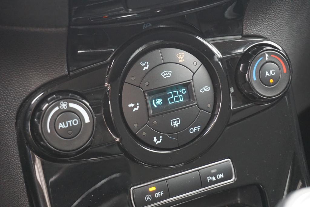 Ford Fiesta 1.0 ecoboost hot hatch airco / navi / cruise / stoelverw. / par