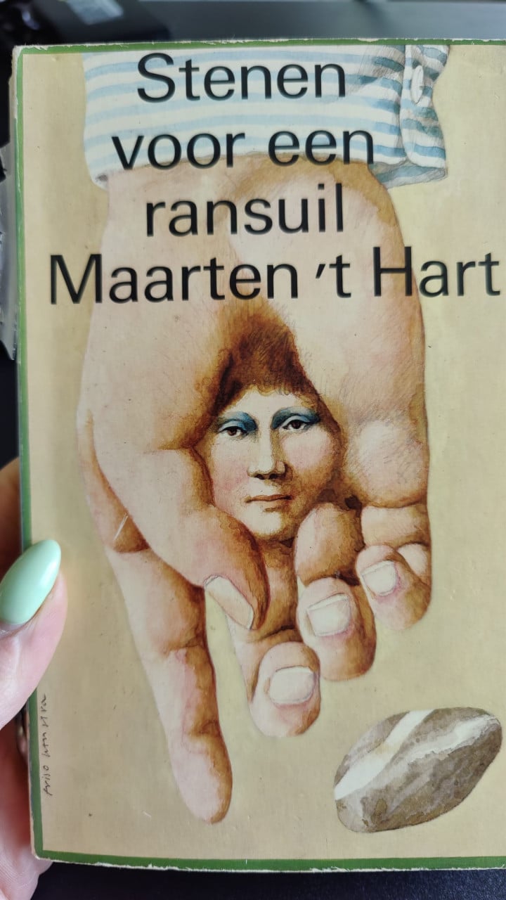 Boeken bundel volwassenen met o.a. Marion Pauw, Carry Slee en Connie Palmen