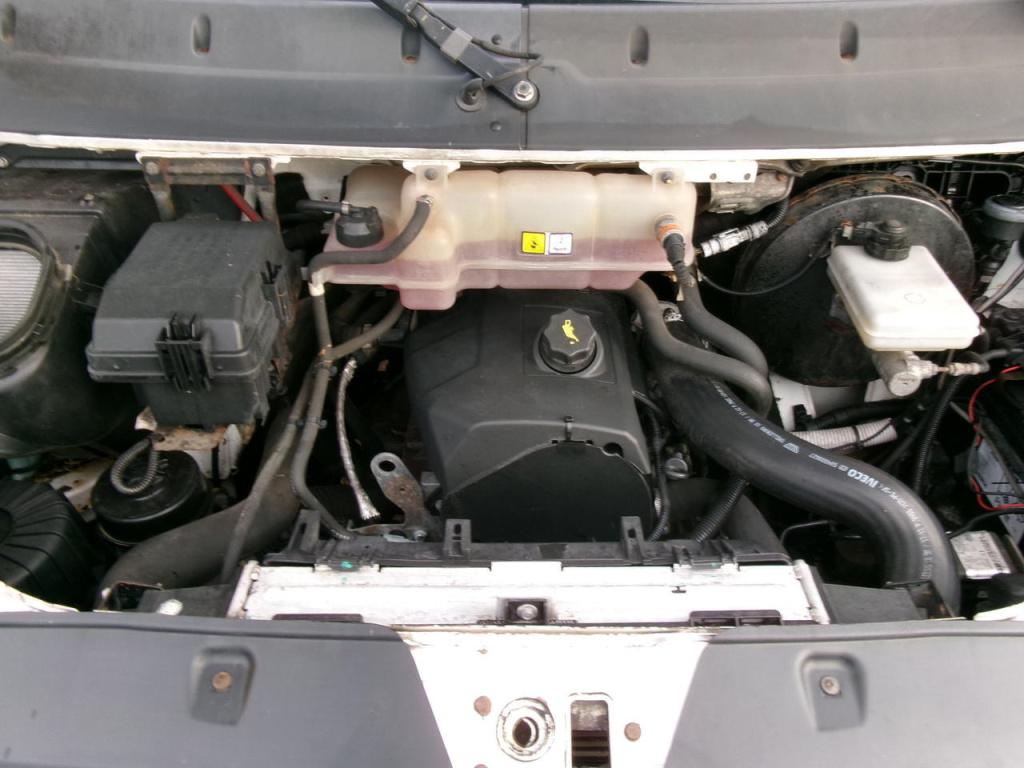 Iveco Daily 35c13 3-zits bakwagen + laadklep euro-5