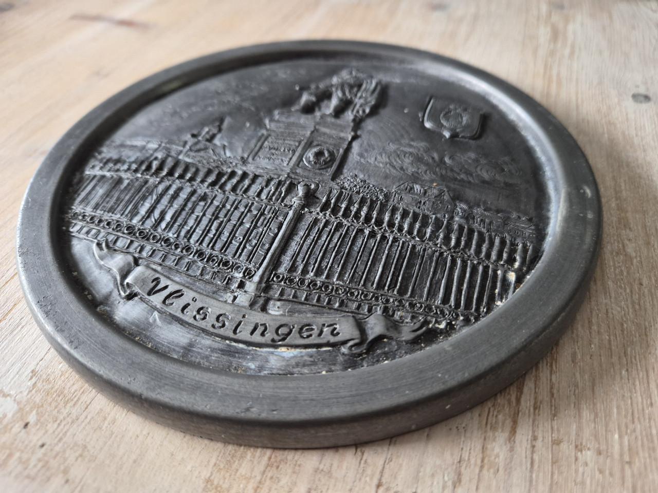 Tinnen plaquette - Michiel de Ruyter Vlissingen