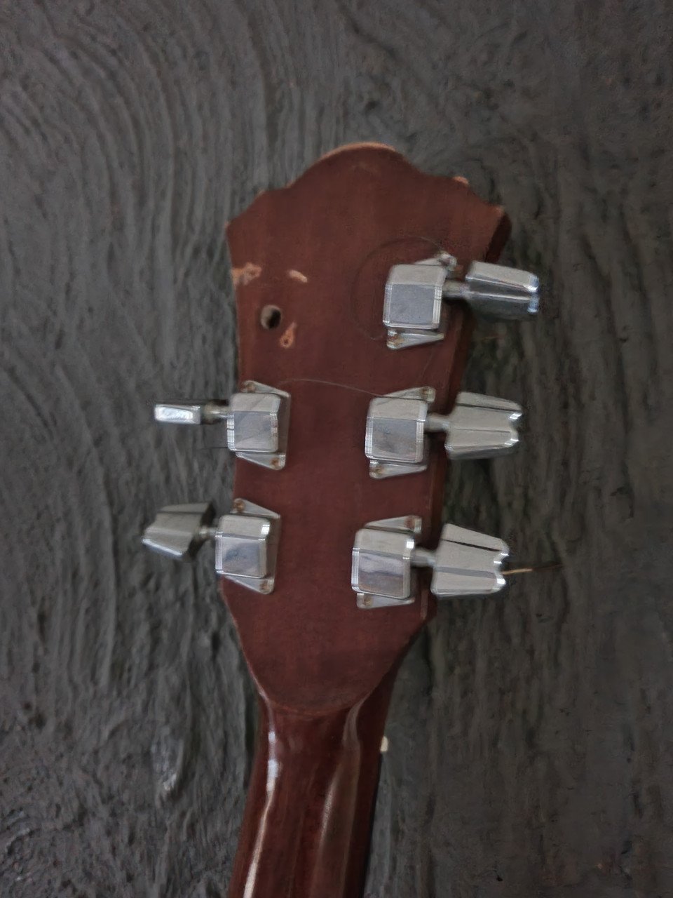 Mooie elektro akoestische gitaar van het merk Ibanez V 300....