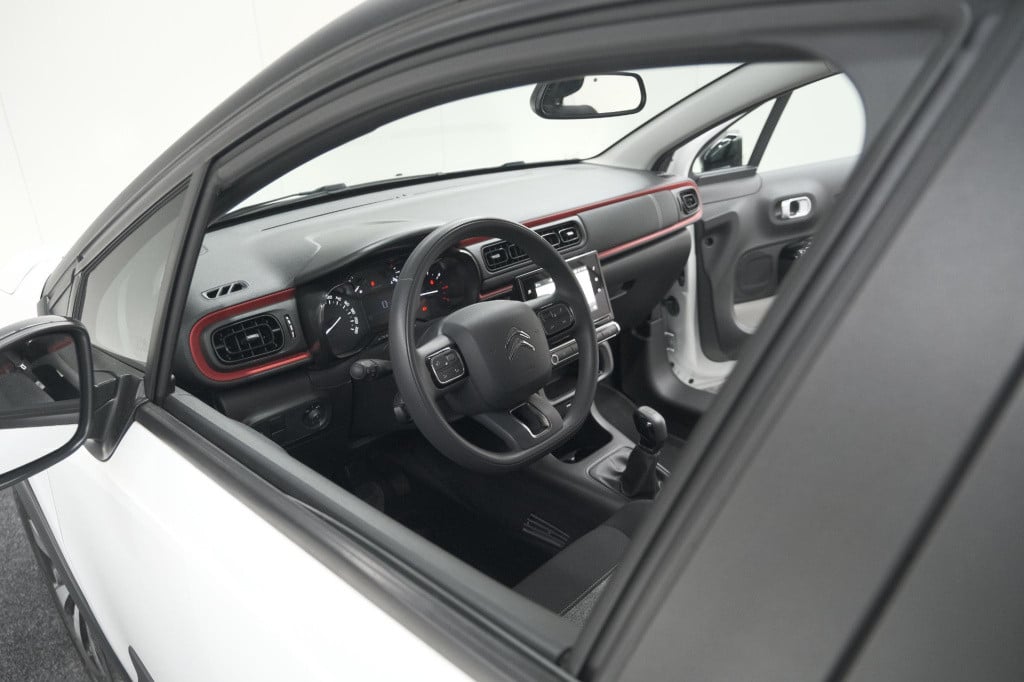Citroen C3 puretech 82 c-series | parkeersensoren | navigatie | climate con