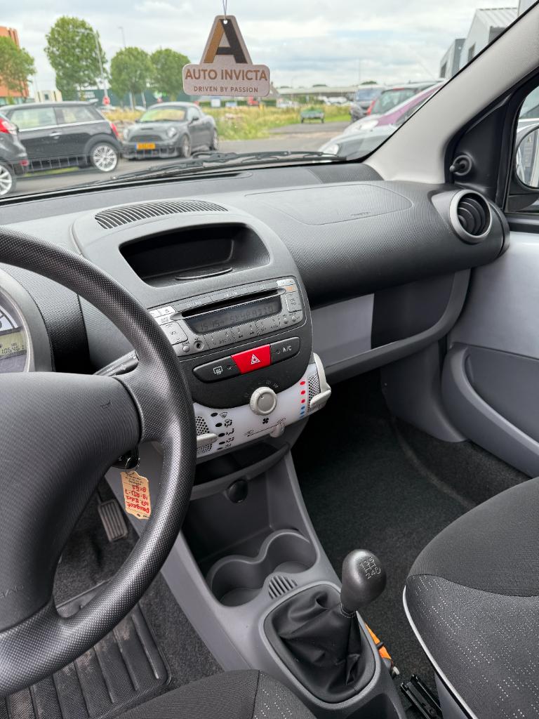 Peugeot 107 1.0-12v xs - 5drs - airco