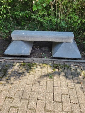 Hardstenen zit bank