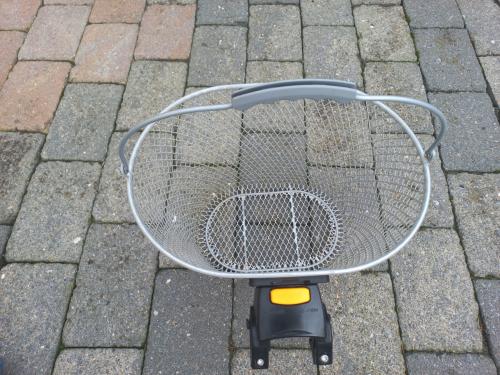 Te koop fietsmandje