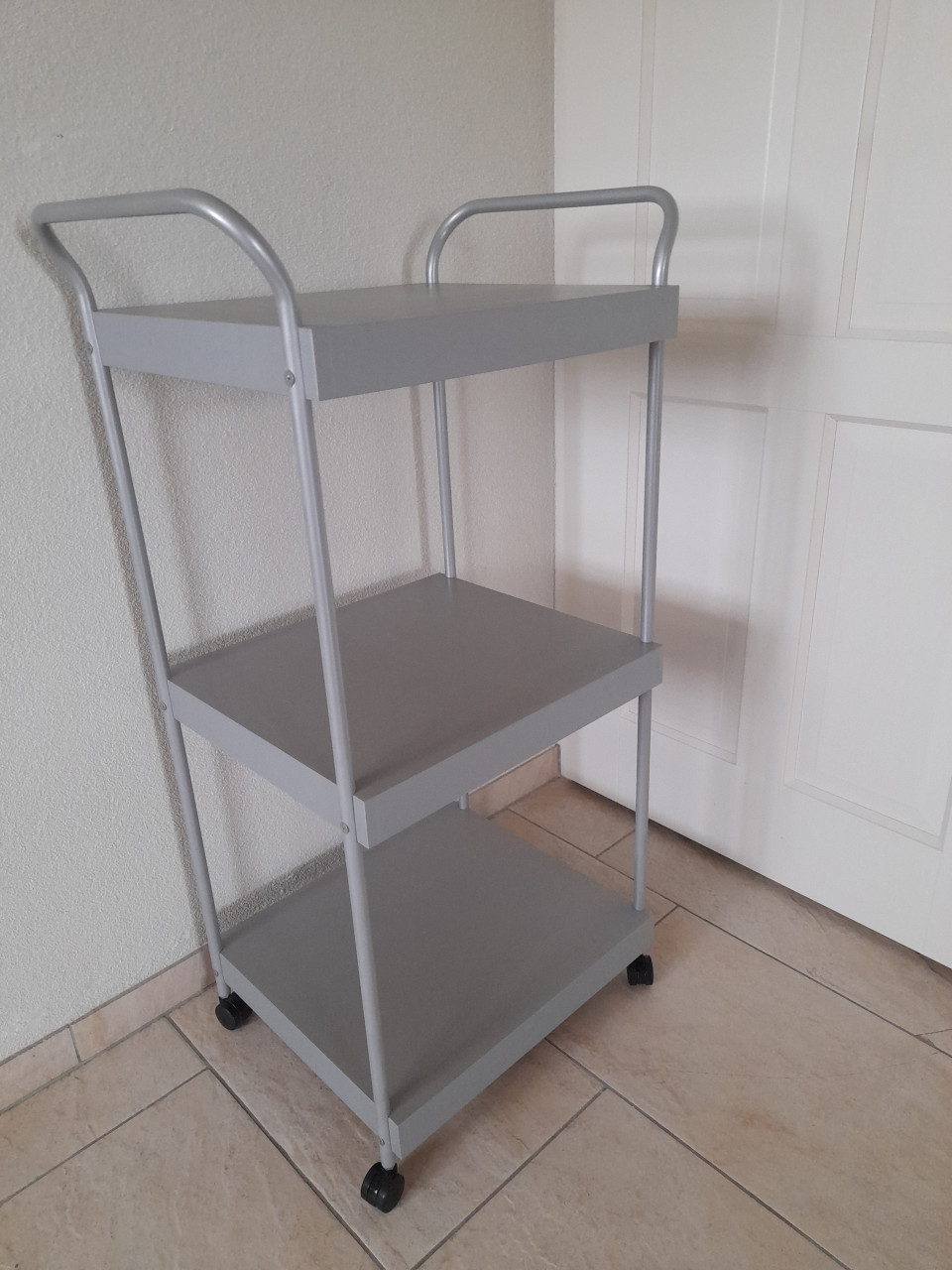 Trolley  40 x 55 x 102 (in goede nette staat )