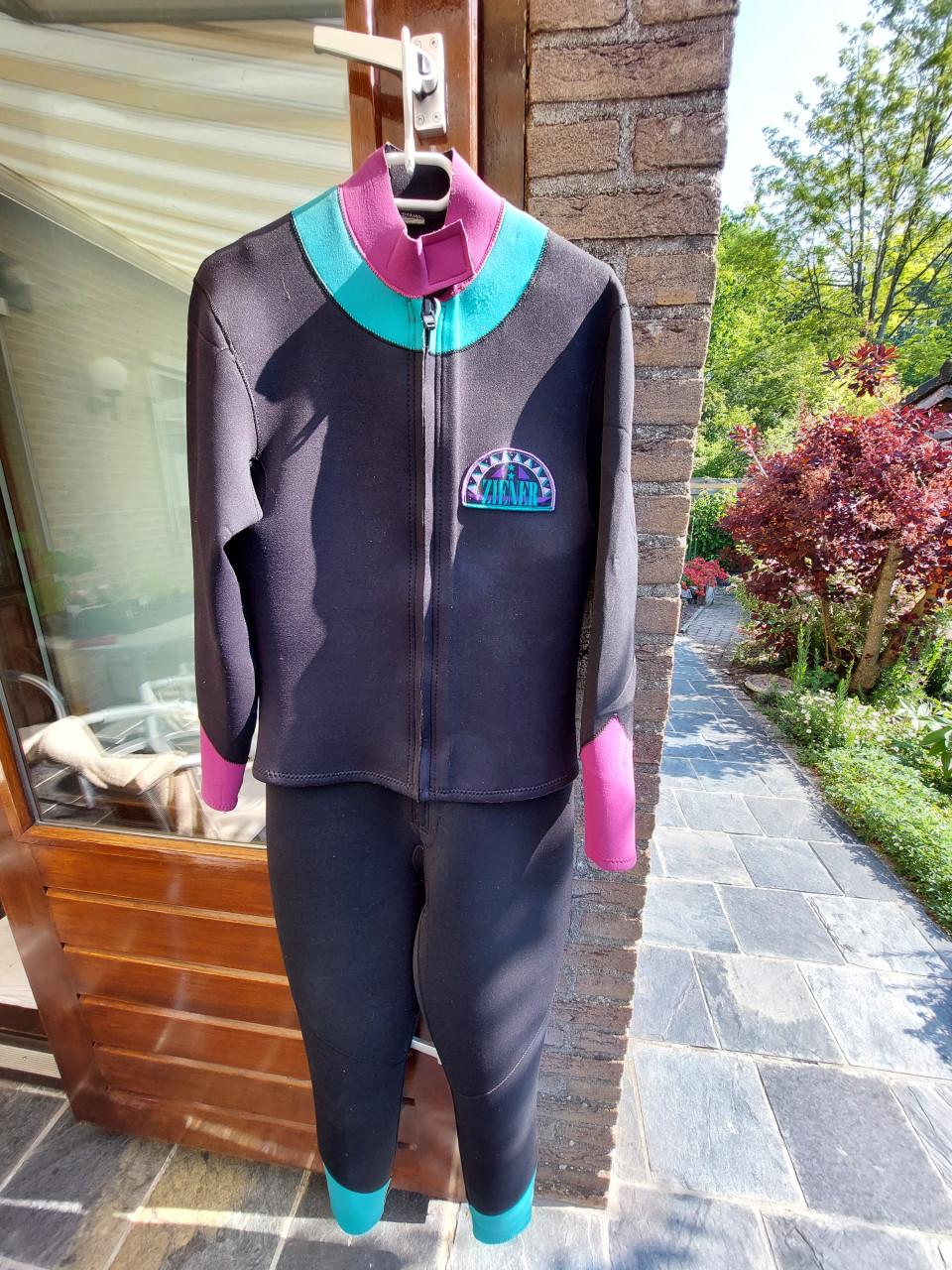 Te surfpak+ laarsjes