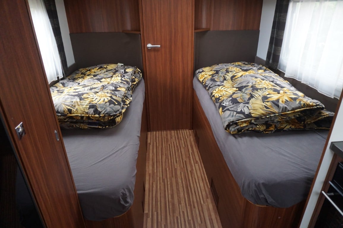 Adria Coral Supreme S 670 SL T 2015 met 38.000km euro 5