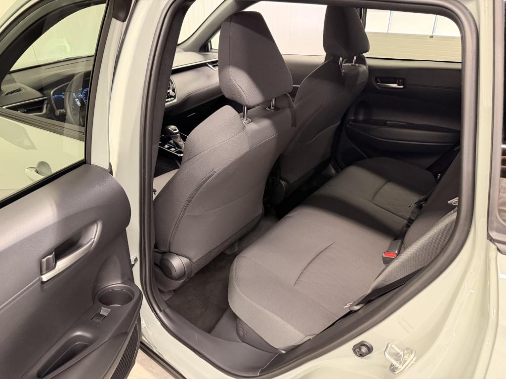 Toyota Corolla Cross hybrid 140 dynamic| adapt. cruise| stoel/stuur verw.| 