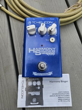 Zgan TC-Helicon Harmony Singer vocal effect...