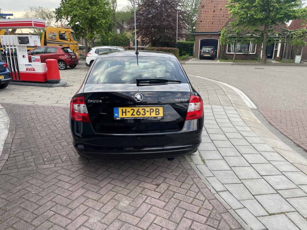 Skoda Rapid 1.2 tsi 66kw hatchback h5 edition