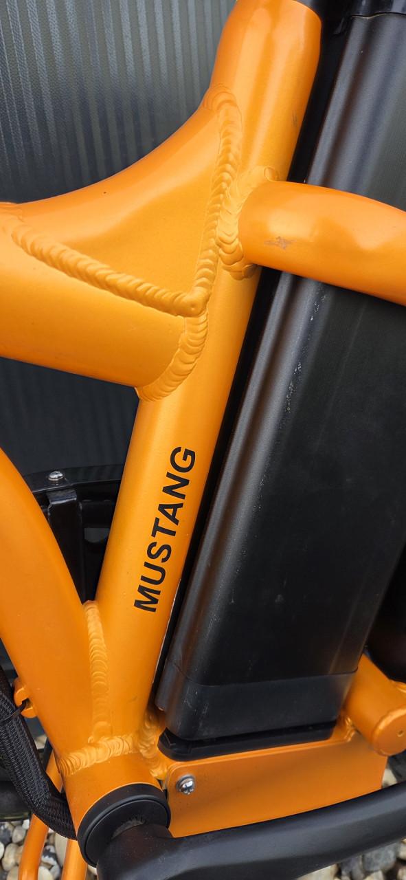 Zeer nette Lacros Mustang Orange inclusief 2x 561.6Wh accu.