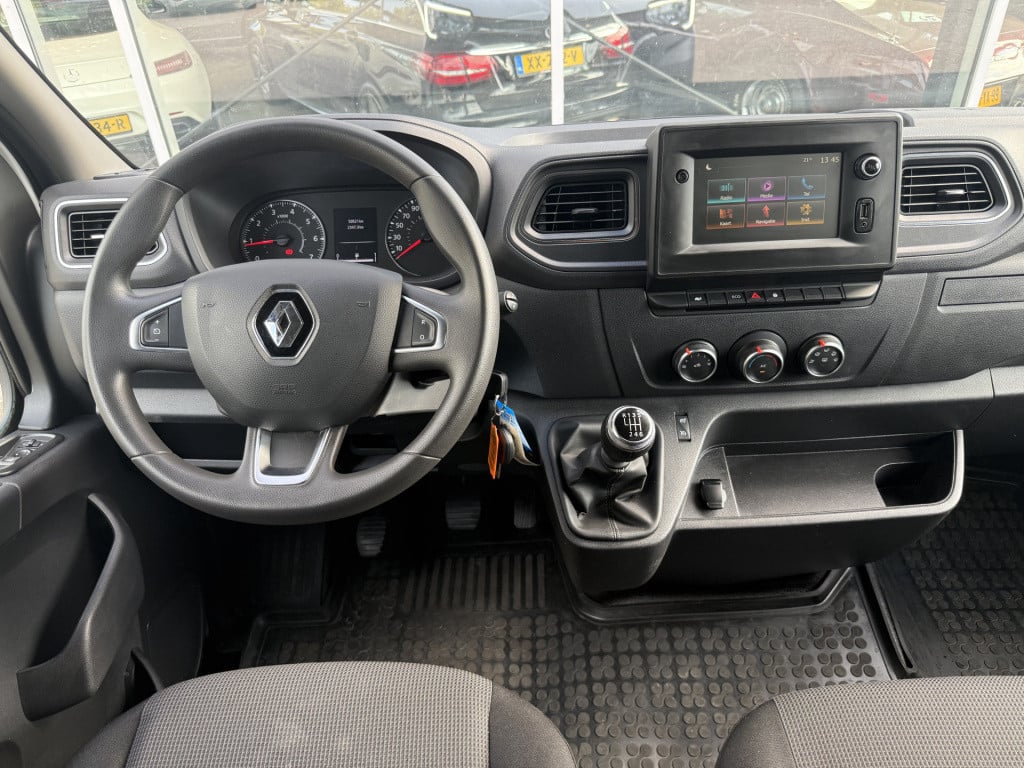 Renault Master t35 2.3 dci 135 l2h2 | trekhaak | navi | carplay | cruisec. 