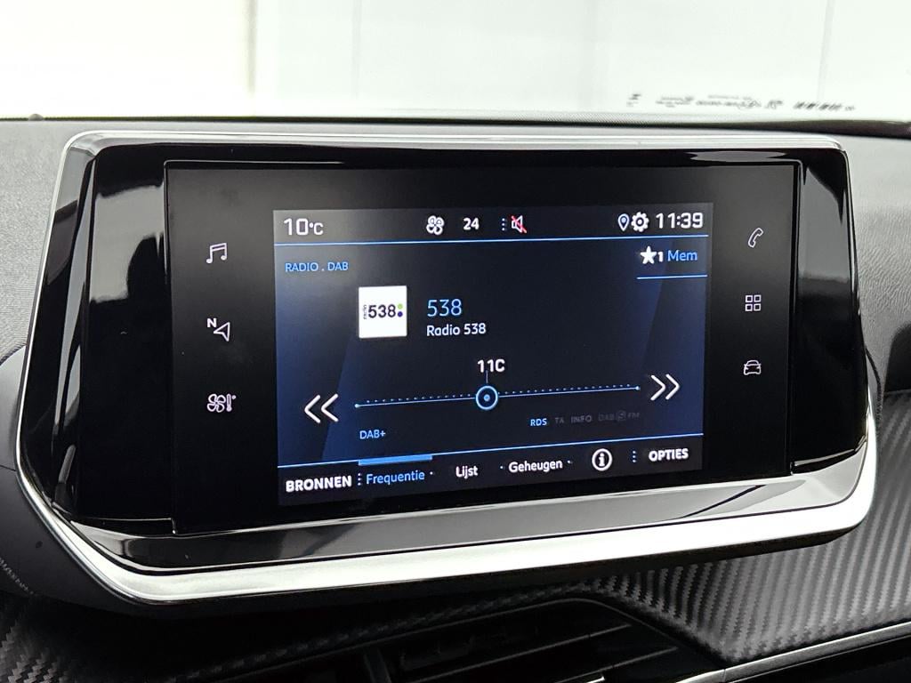 Peugeot 2008 130 pk active pack | rijklaar | apple carplay | camera | stoel