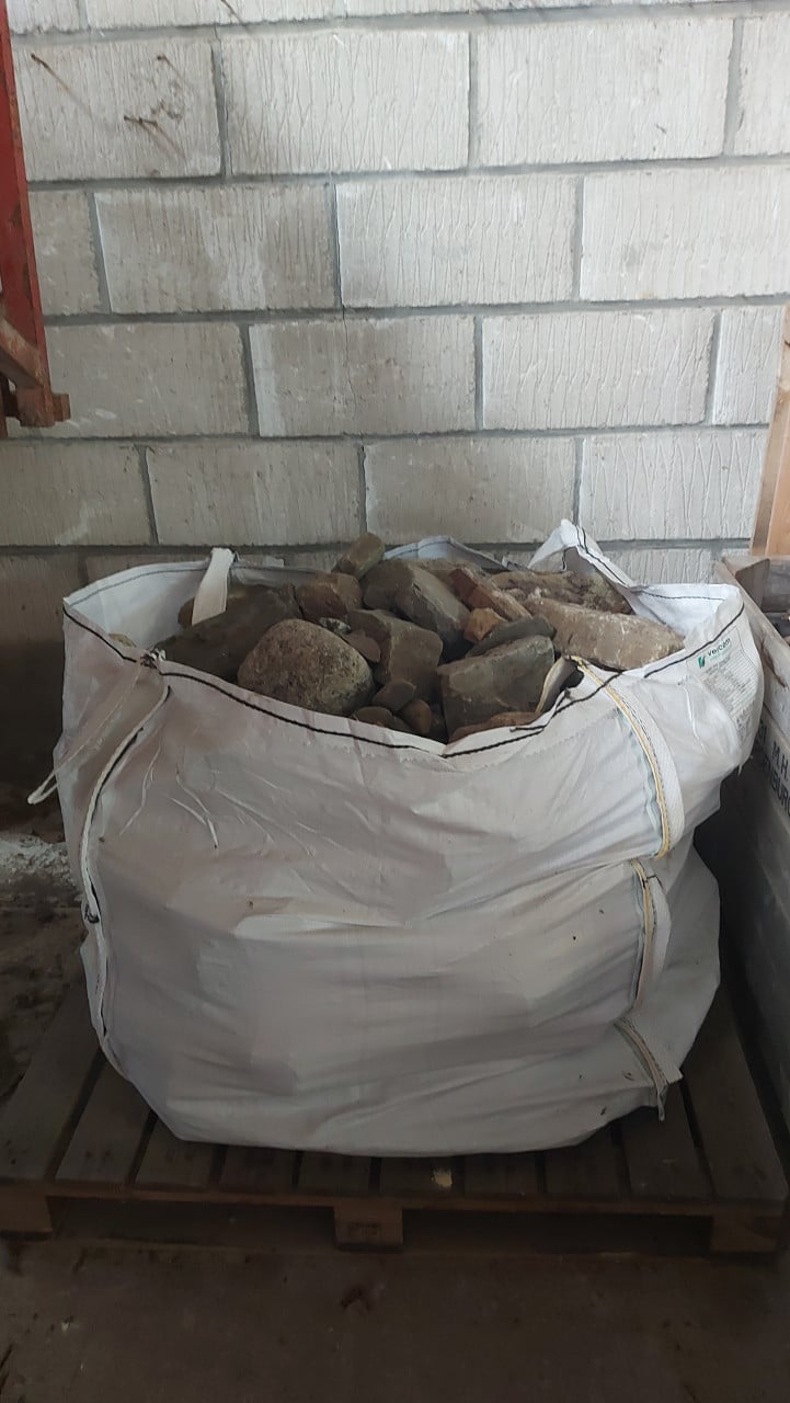 2 bigbags sier/vijverstenen
