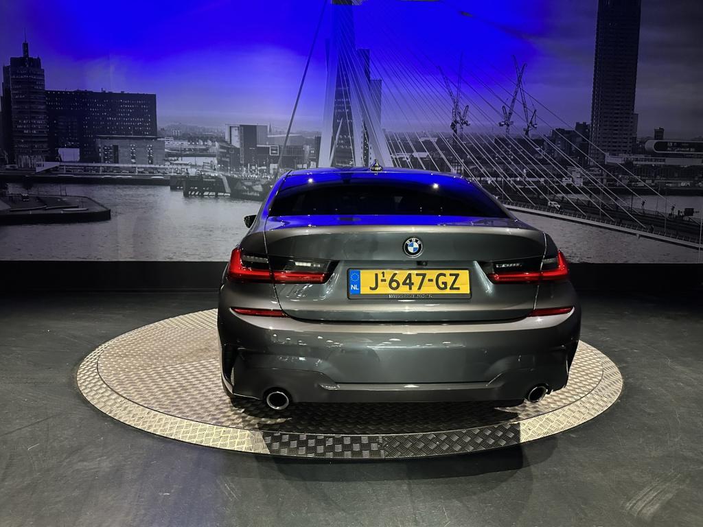 BMW 3-serie 320i high executive *facelift*memory*hud*camera*keyless