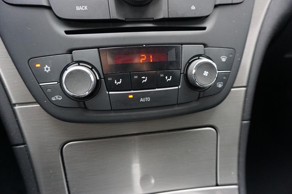 Opel Insignia 1.8 edition climate / cruise controle / parkeersensor