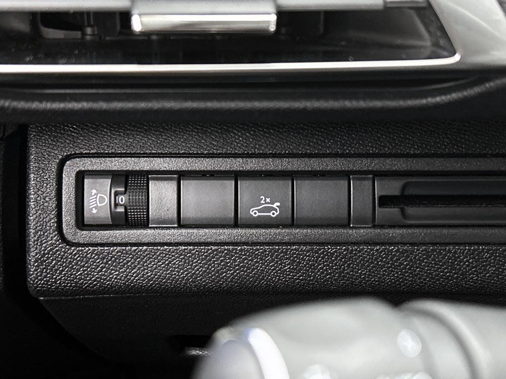 Peugeot 3008 1.2 puretech blue lease premium avantage