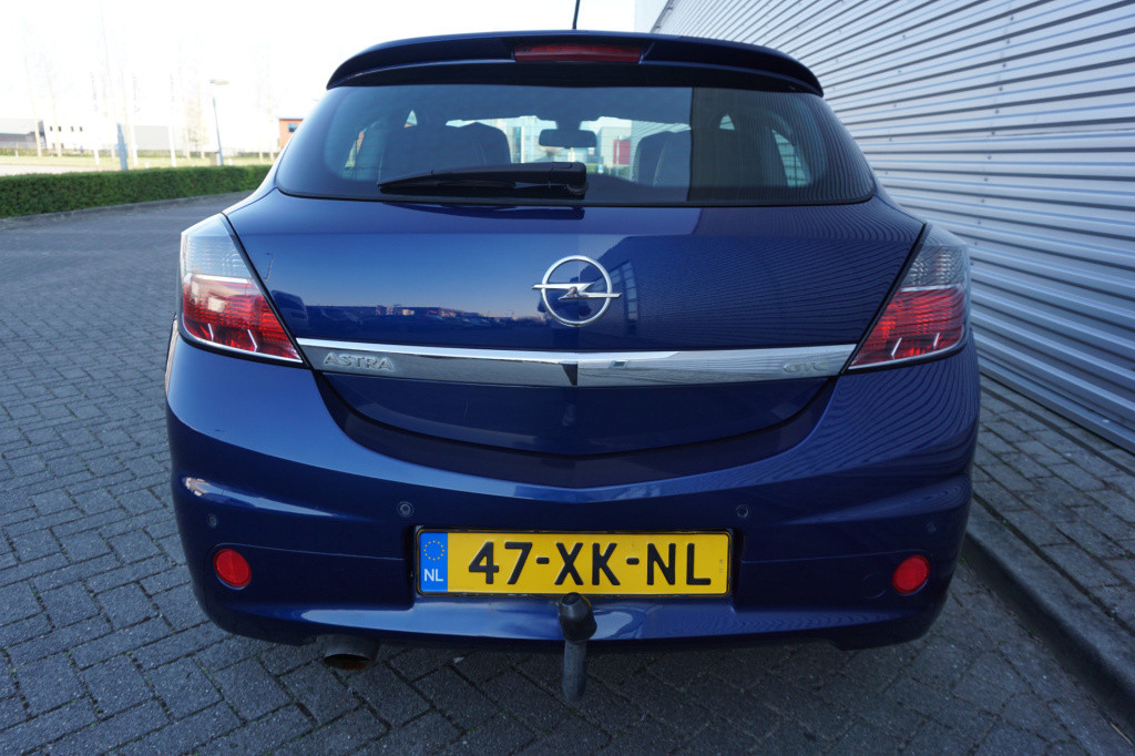 Opel Astra gtc 1.6 cosmo opc-line / xenon / climate / cruise / trekhaak