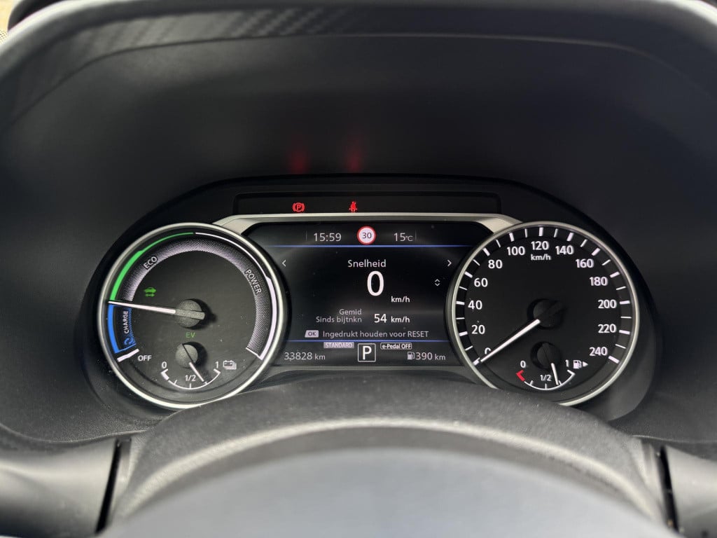Nissan Juke 1.6 hybrid n-connecta parking pack