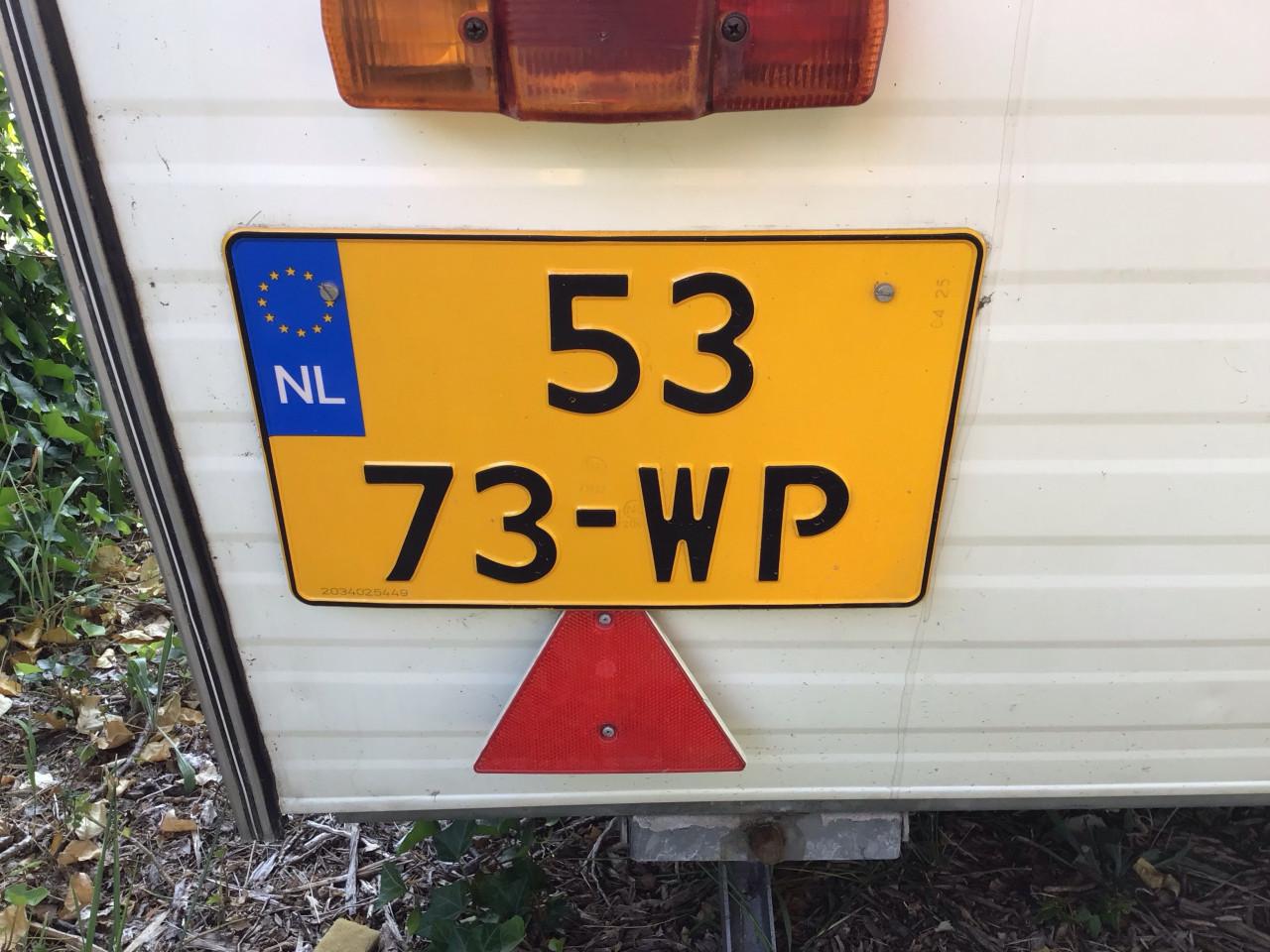 Caravan met voortent