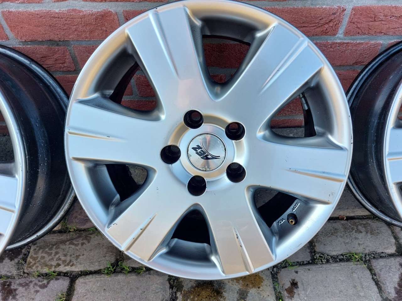 Set 16 inch AEZ lichtmetalen wielen