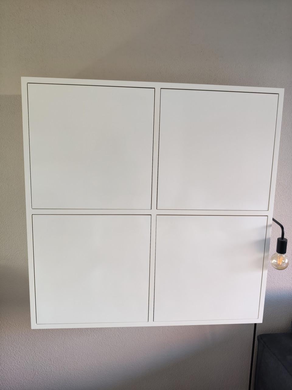 Twee mooie hangkasten wit