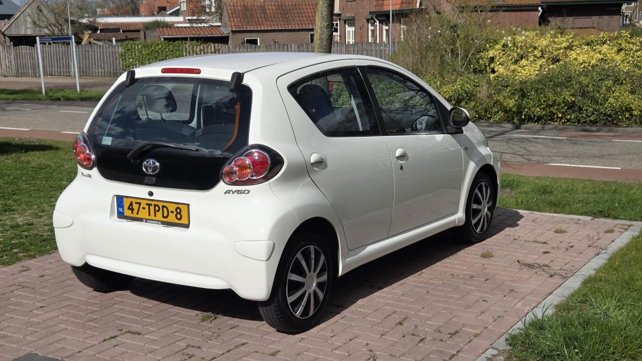 Aygo 1.0-12V Comfort Navigatie | 2012 | AIrco | 5-Deurs | NAP | APK 3-2027