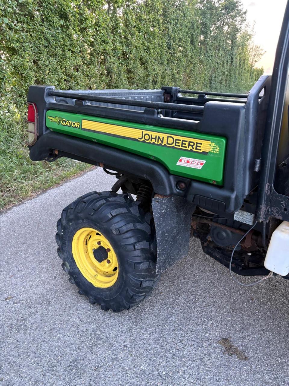 John Deere 855D Gator