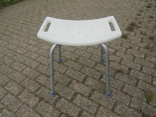 In hoogte verstelbare douchekruk