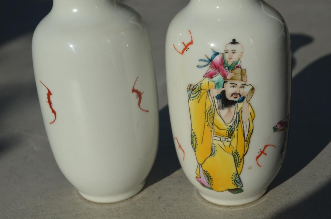 2 Identieke Chinese vaasjes gemerkt 4 karakters
