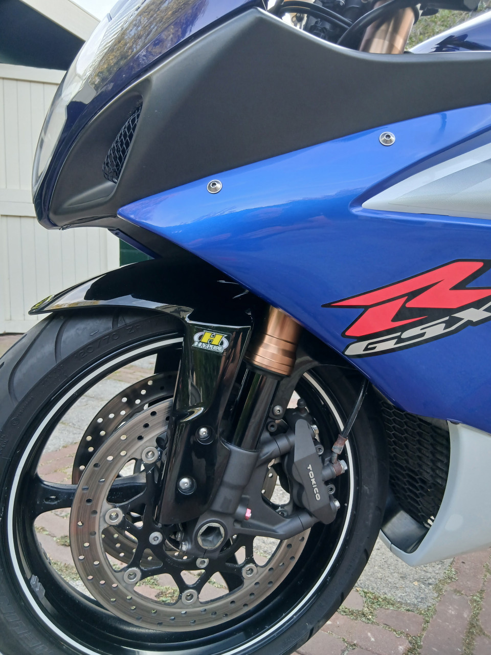 Suzuki gsx 1000 k5  gereserveerd