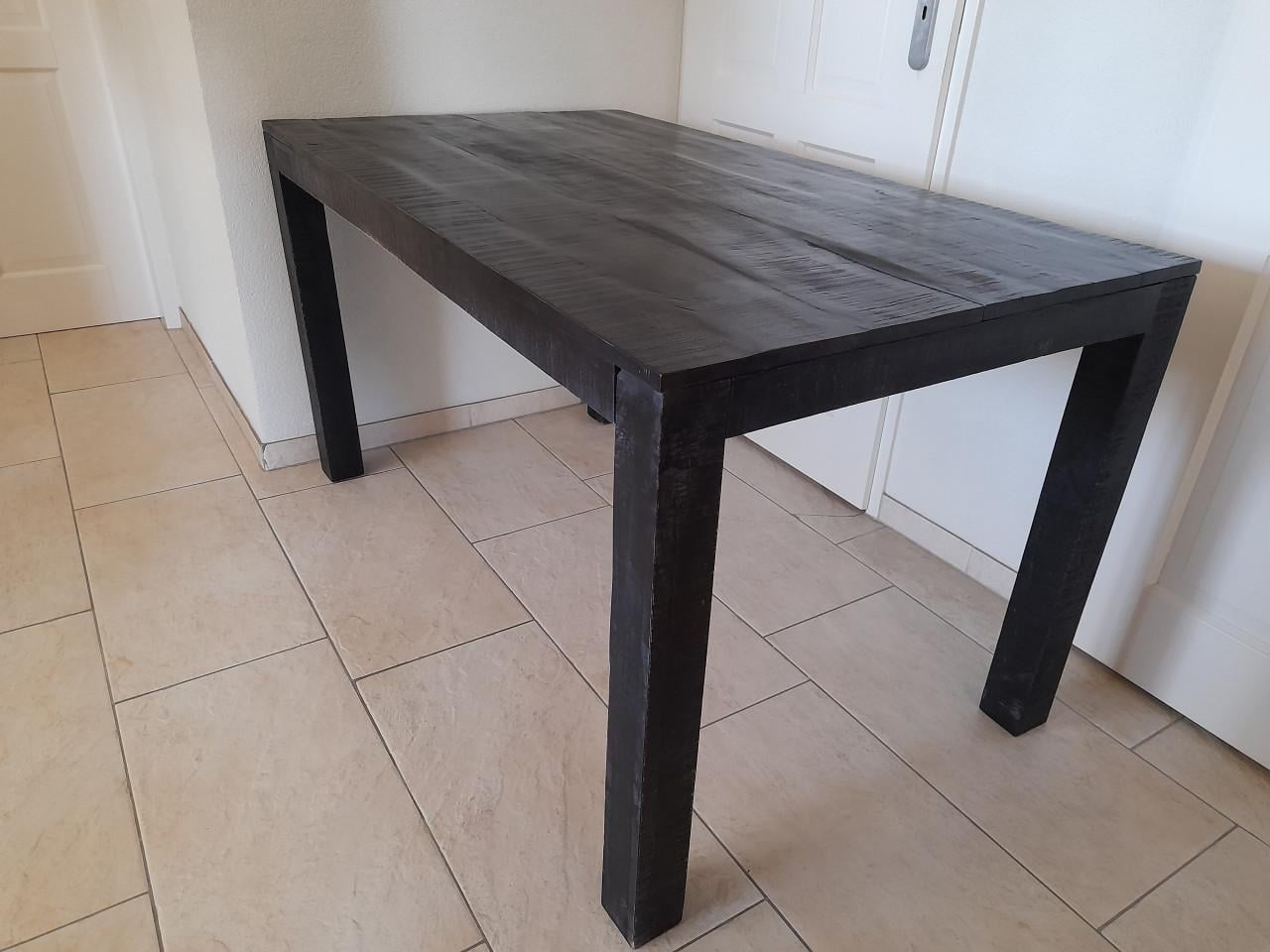Massief Mango houten tafel 80 x 140 x 77H  (in goede nette staat )